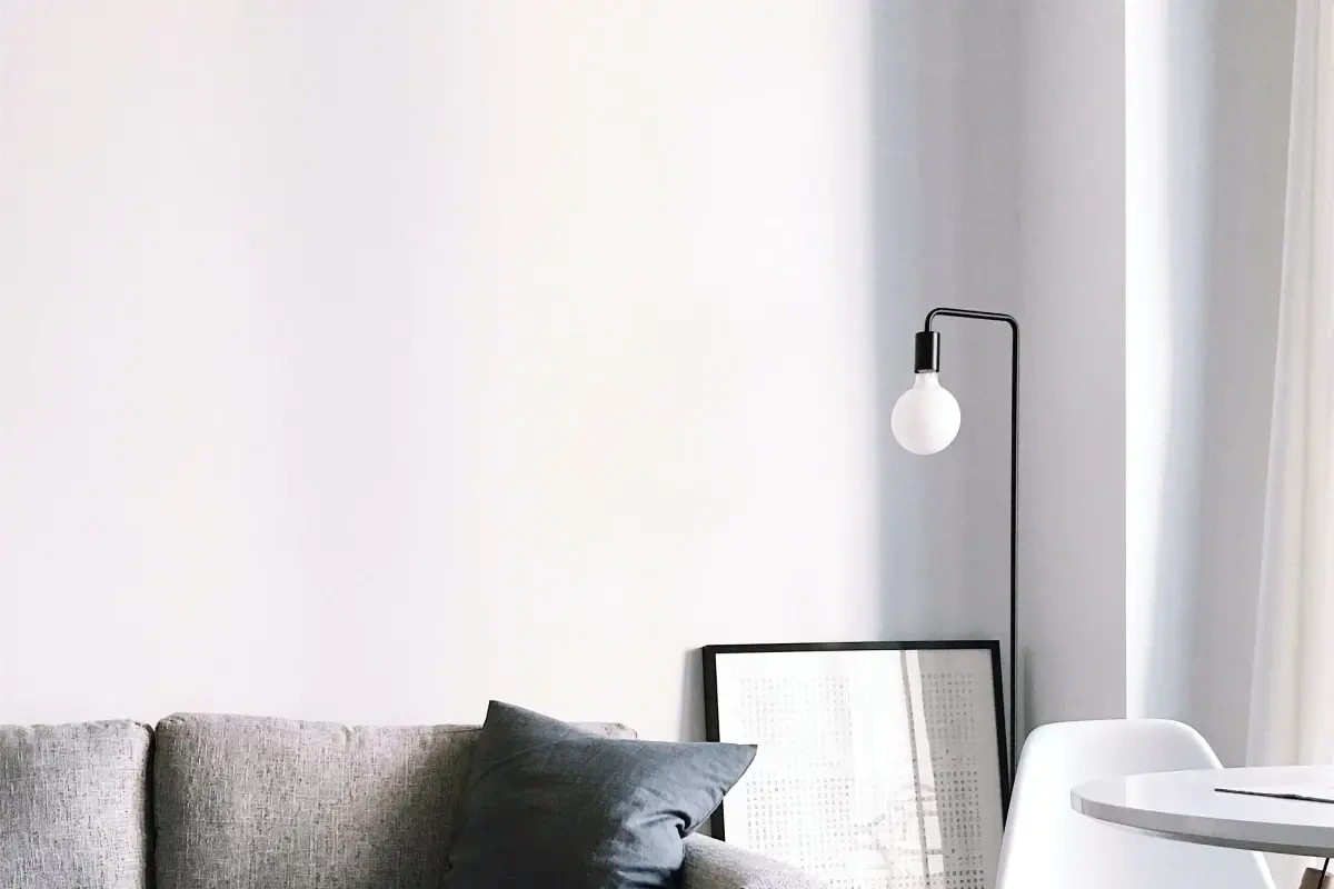 Sådan finder du de perfekte lamper til stuen med disse 4 gode råd